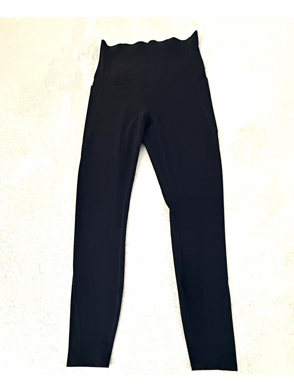 Halara UltraSculpt Womens S Black 7/8 Leggings Side Pockets NWT